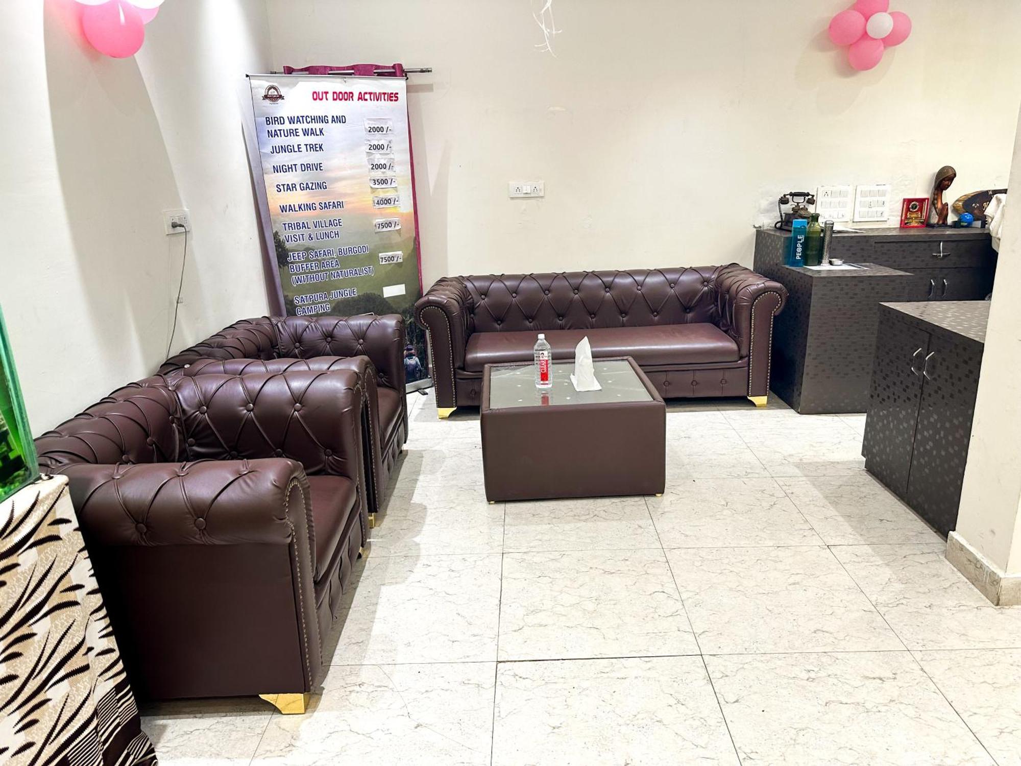 Hotel Payal & Restaurent Pachmarhī المظهر الخارجي الصورة