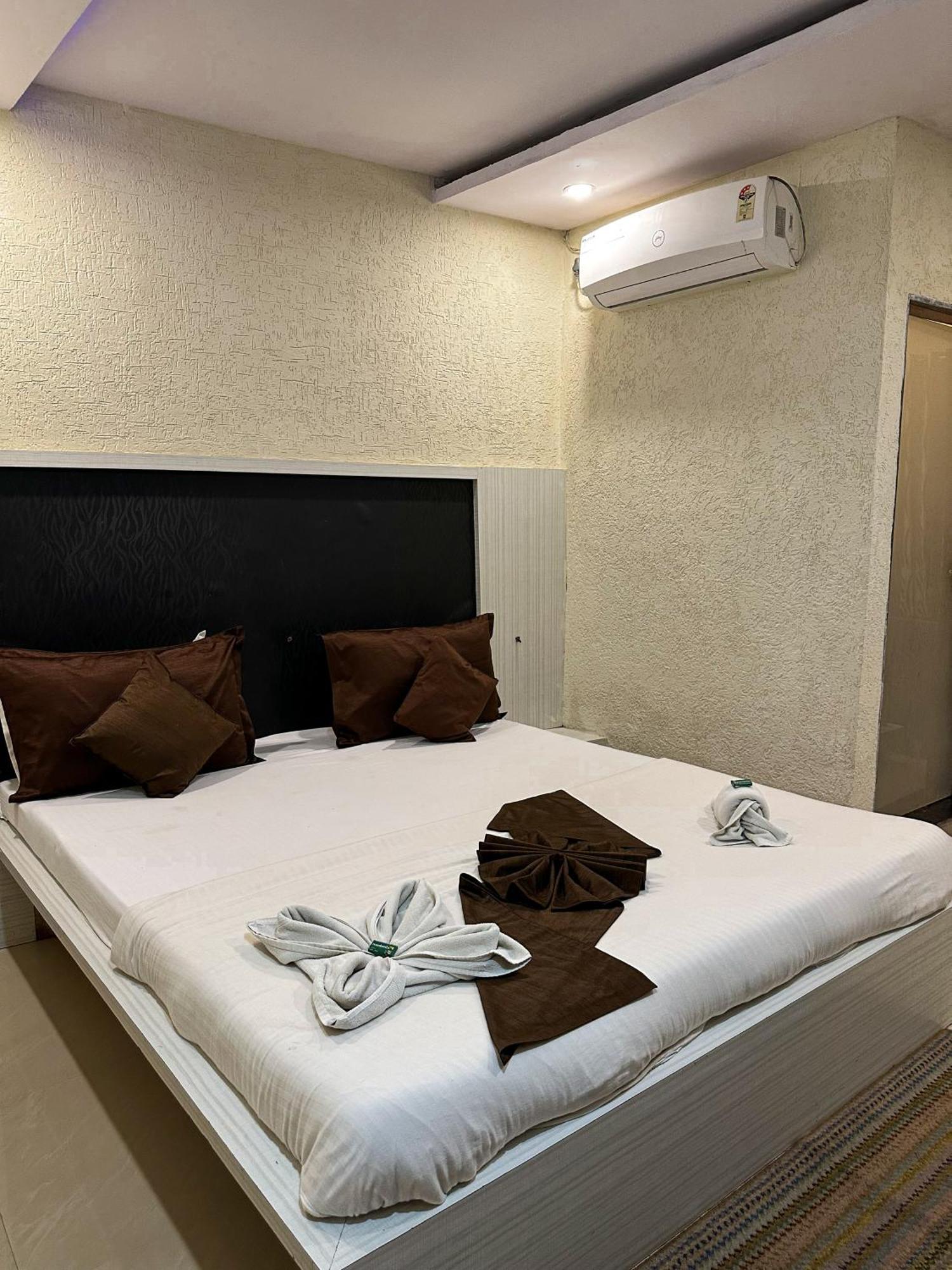 Hotel Payal & Restaurent Pachmarhī المظهر الخارجي الصورة