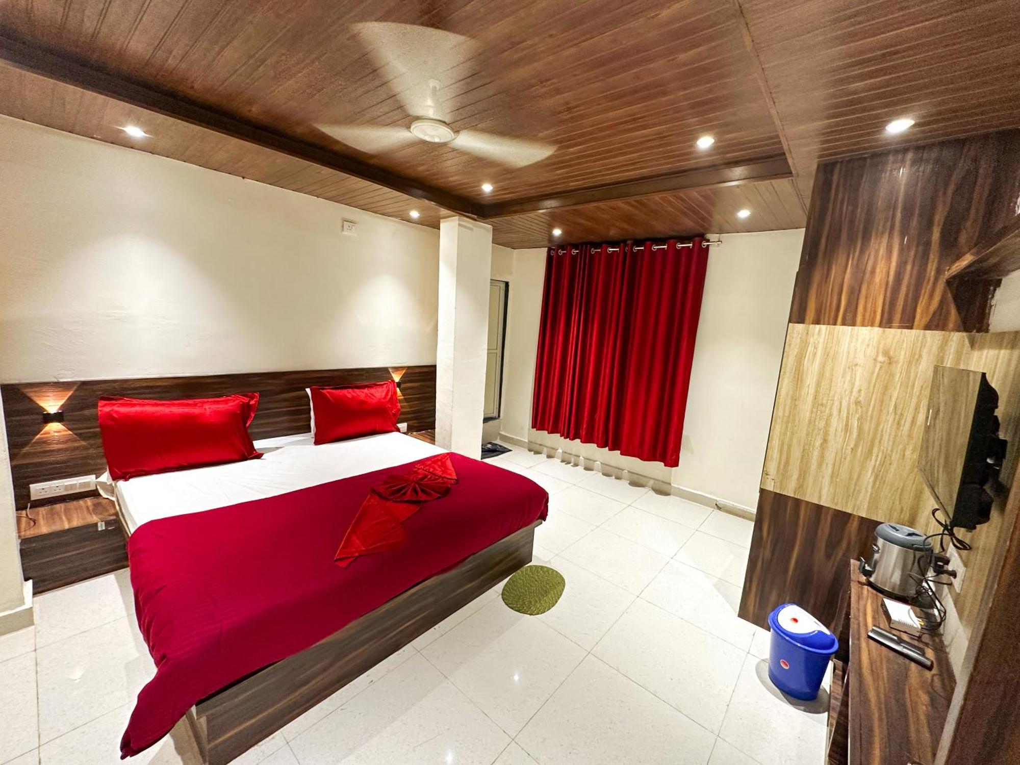 Hotel Payal & Restaurent Pachmarhī المظهر الخارجي الصورة