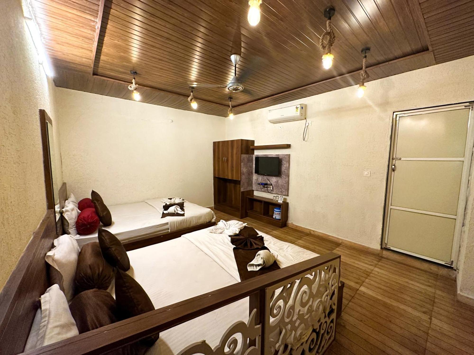 Hotel Payal & Restaurent Pachmarhī المظهر الخارجي الصورة
